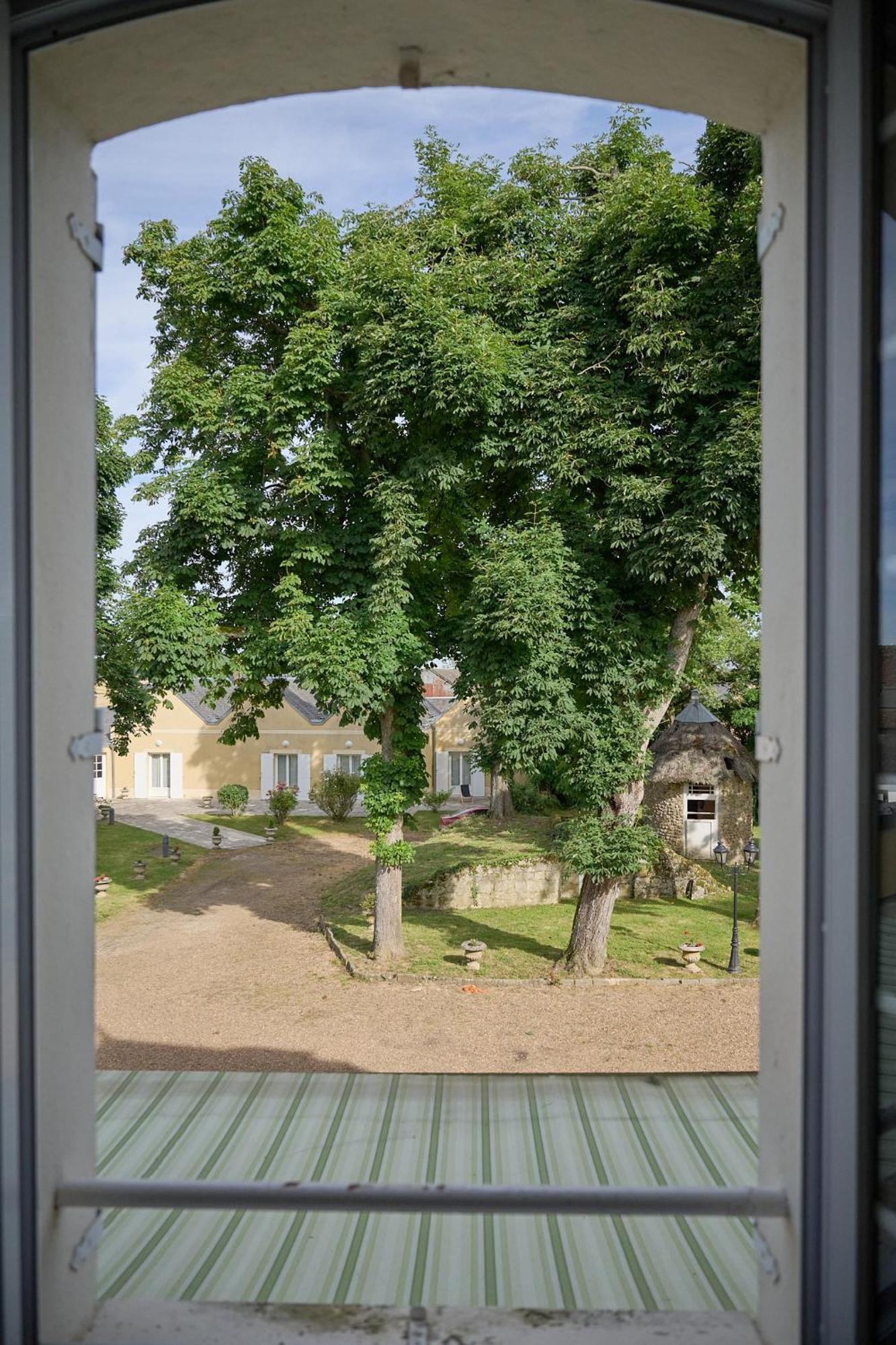 Chateau Du Bois Guibert Bonneval  Room photo