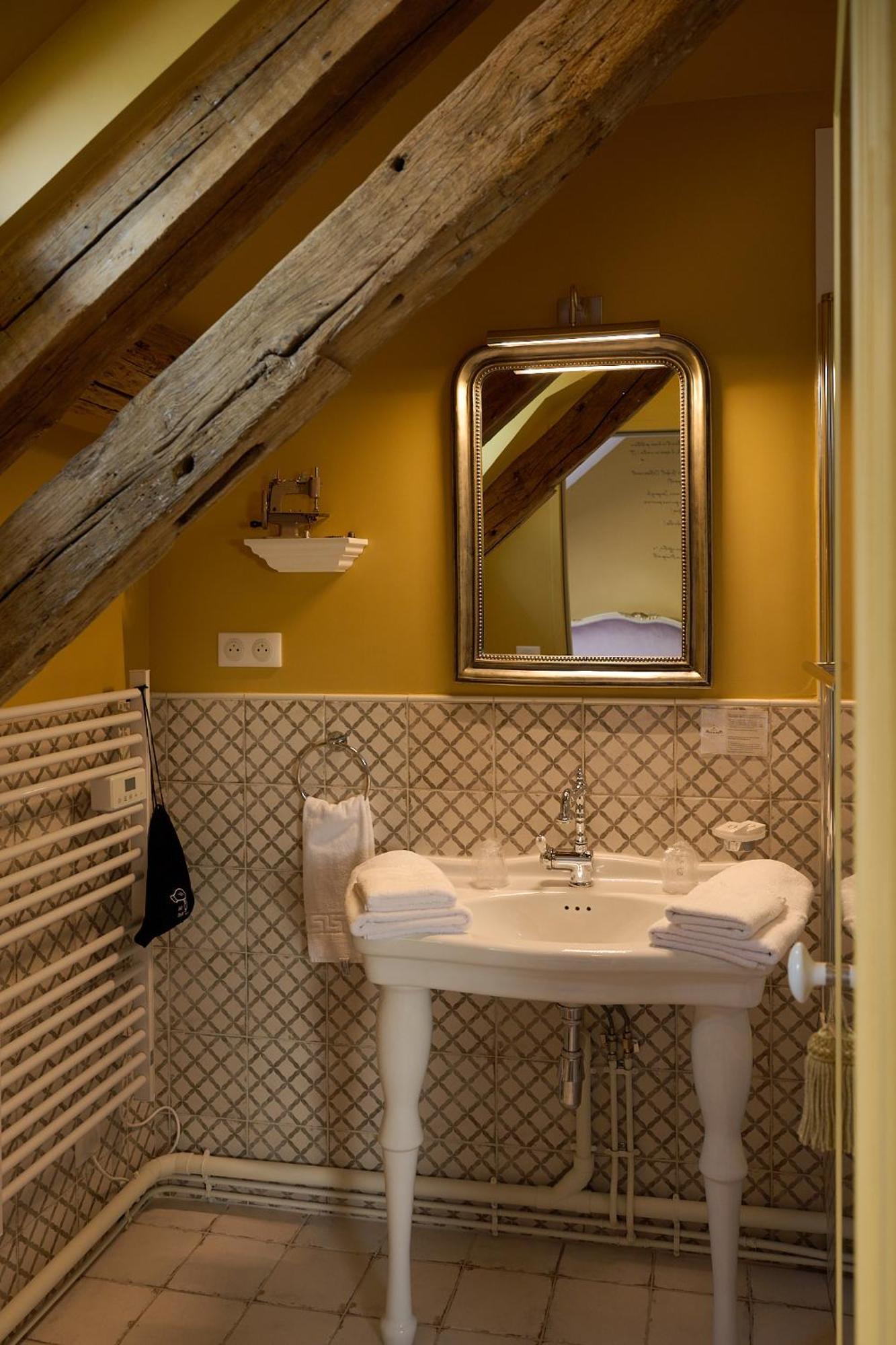 Chateau Du Bois Guibert Bonneval  Room photo