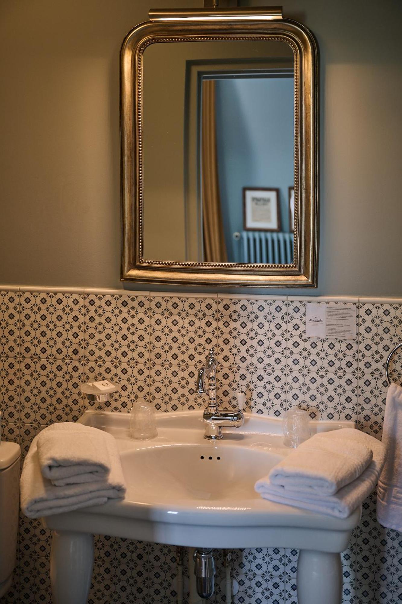 Chateau Du Bois Guibert Bonneval  Room photo