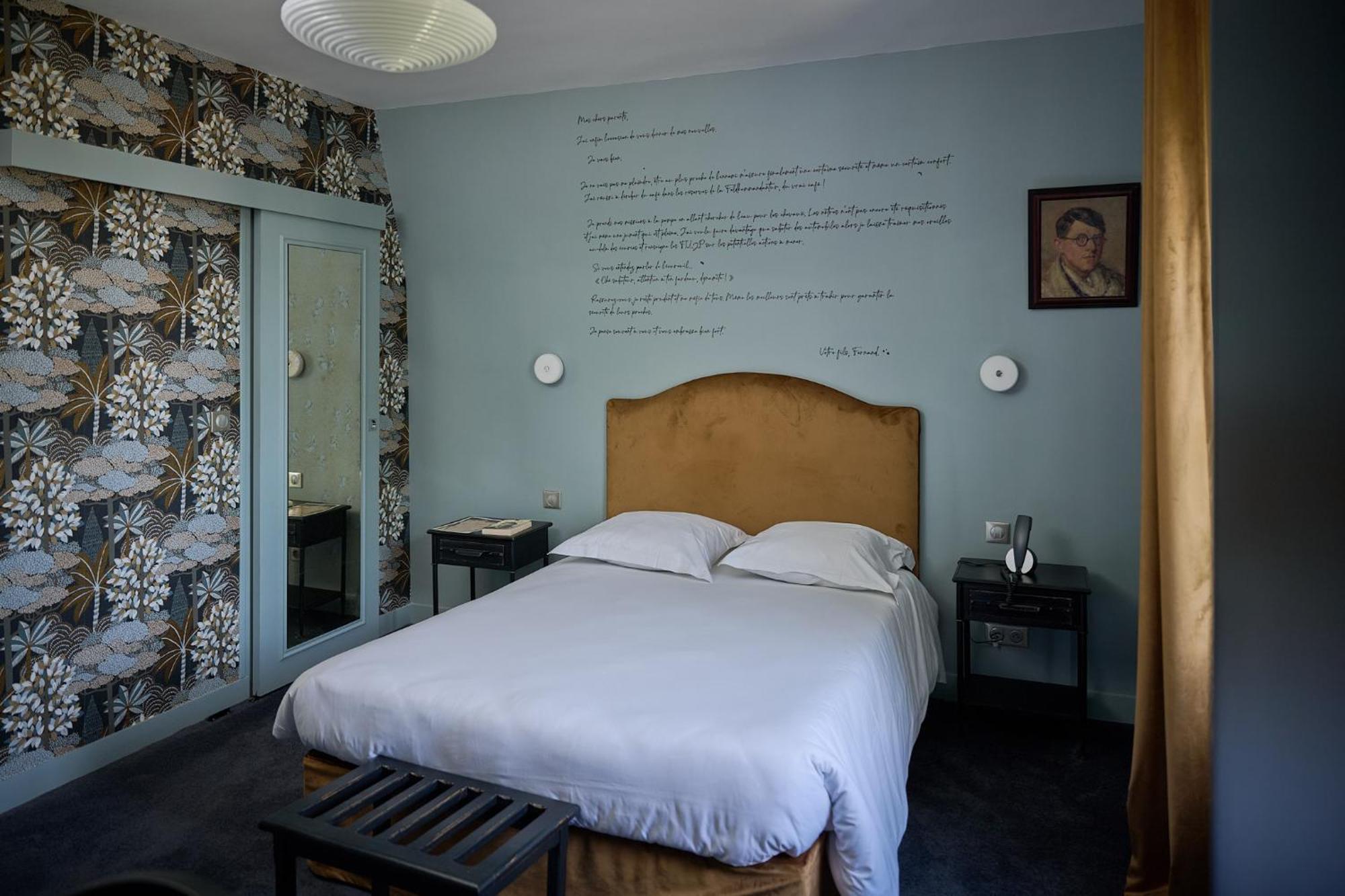 Chateau Du Bois Guibert Bonneval  Room photo
