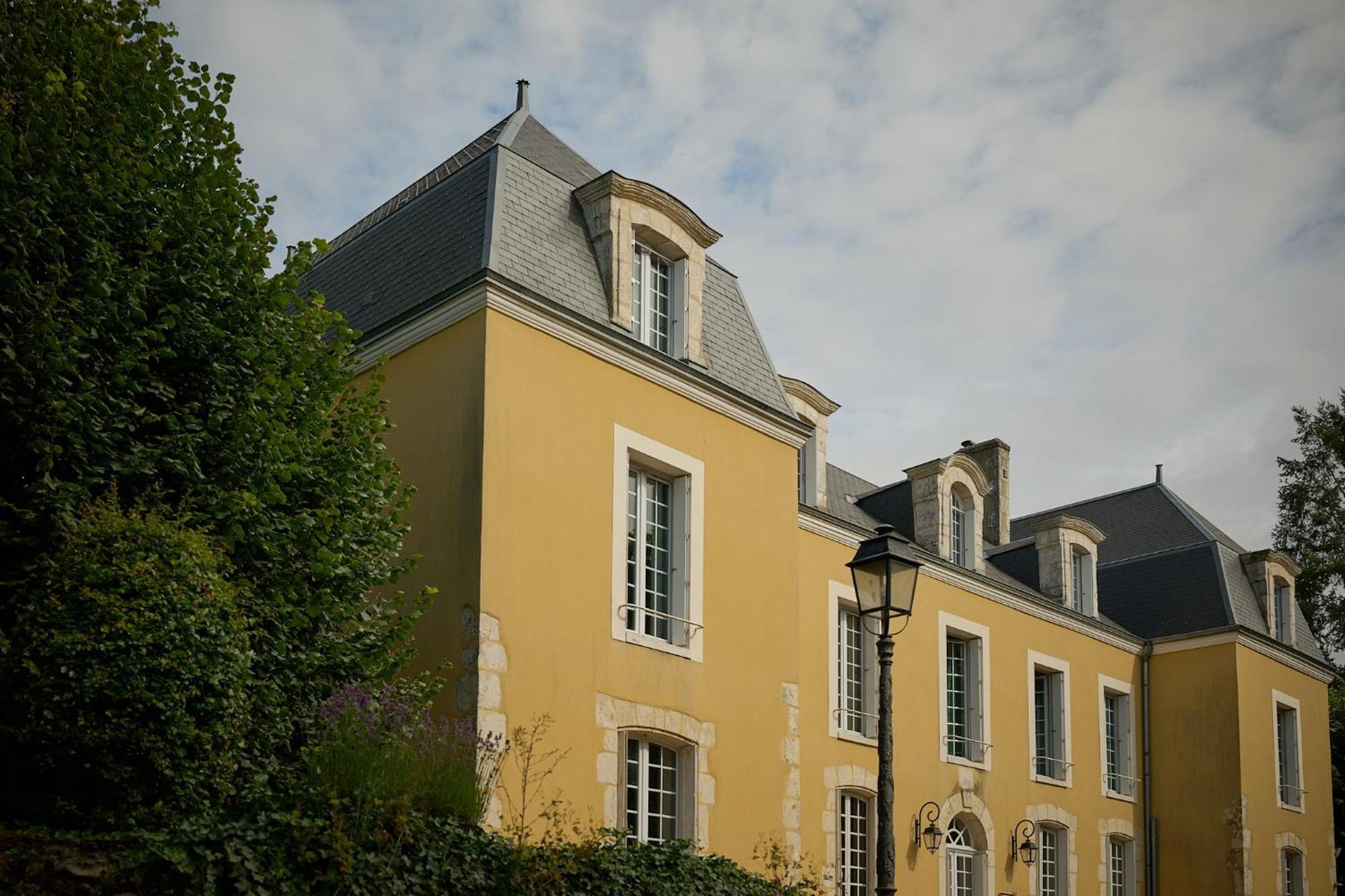 Chateau Du Bois Guibert Bonneval  Exterior photo